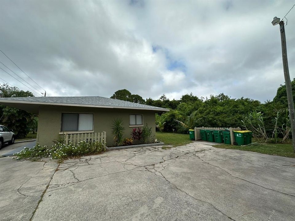 В аренду: $1,350 (2 спален, 1 ванн, 700 Квадратных фут)