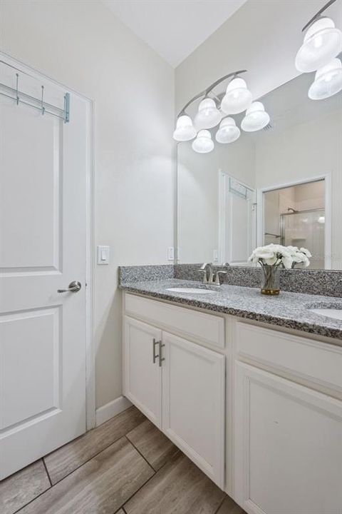 For Sale: $493,000 (5 beds, 4 baths, 2128 Square Feet)