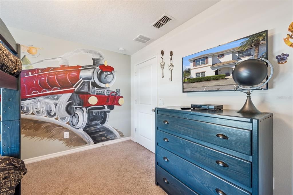 For Sale: $493,000 (5 beds, 4 baths, 2128 Square Feet)