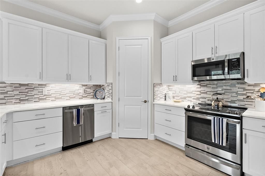 待售: $479,900 (2 贝兹, 2 浴室, 1529 平方英尺)