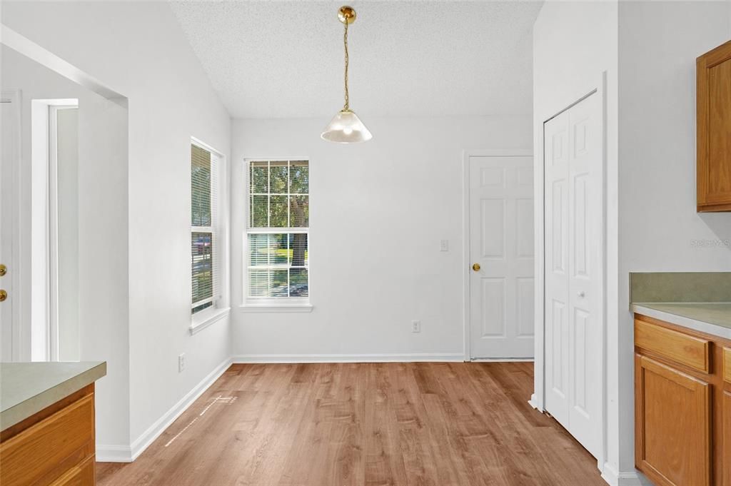 待售: $275,000 (3 贝兹, 2 浴室, 1257 平方英尺)