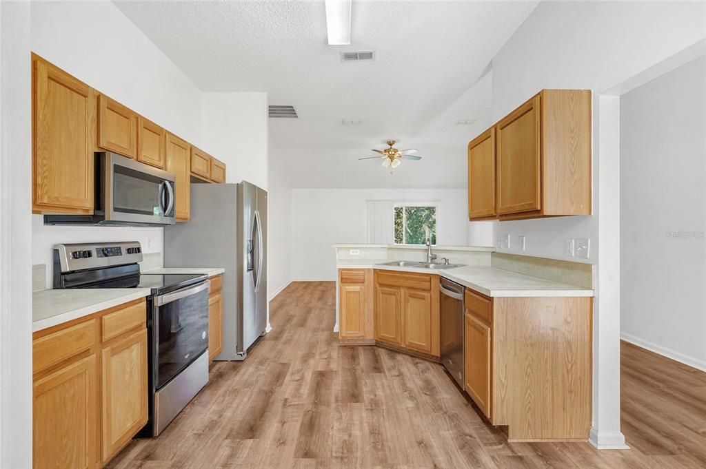 待售: $275,000 (3 贝兹, 2 浴室, 1257 平方英尺)