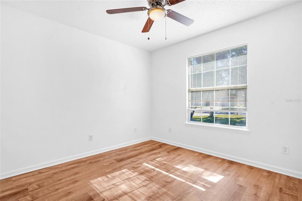 待售: $275,000 (3 贝兹, 2 浴室, 1257 平方英尺)