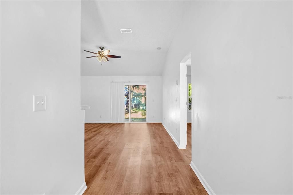 待售: $275,000 (3 贝兹, 2 浴室, 1257 平方英尺)