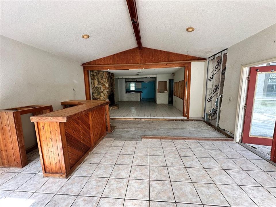 На продажу: $249,900 (3 спален, 2 ванн, 1737 Квадратных фут)