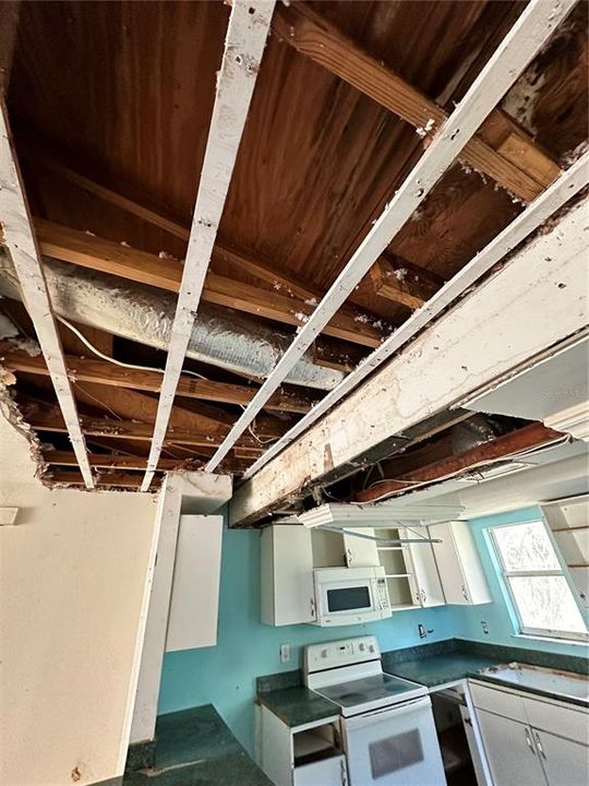 На продажу: $249,900 (3 спален, 2 ванн, 1737 Квадратных фут)