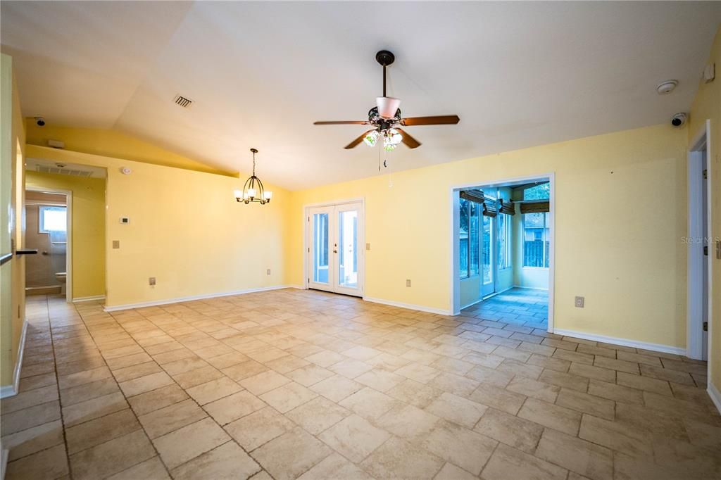 En Venta: $324,900 (3 camas, 2 baños, 1715 Pies cuadrados)