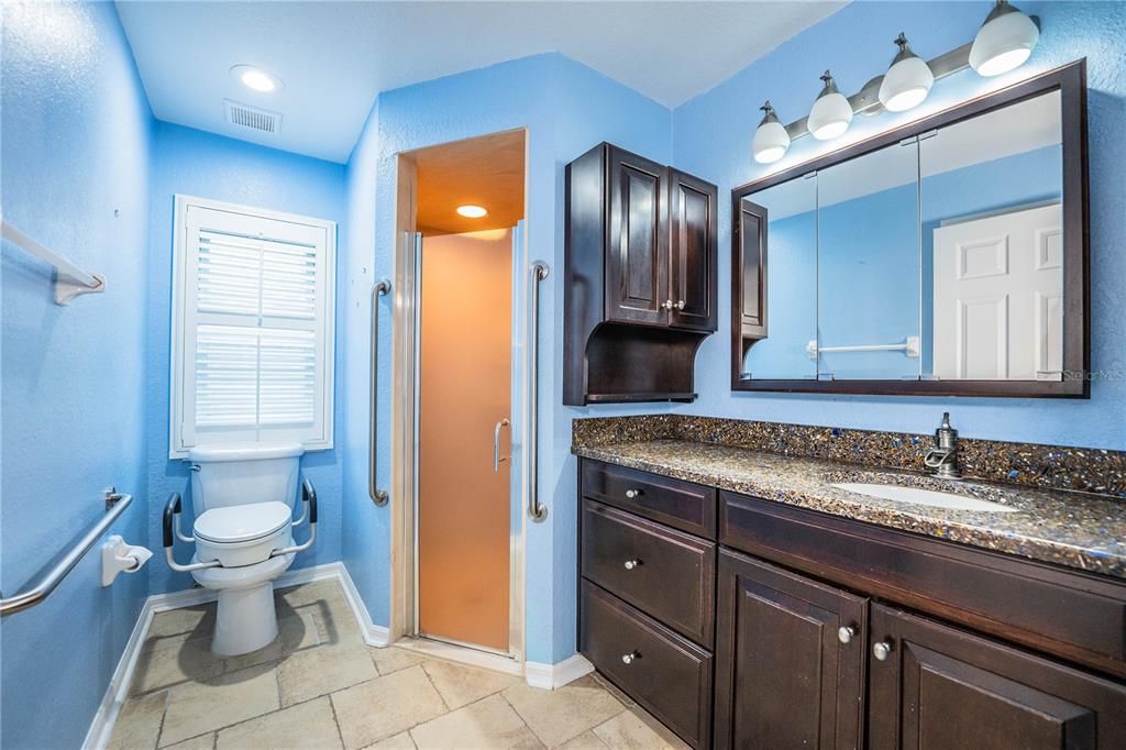 En Venta: $324,900 (3 camas, 2 baños, 1715 Pies cuadrados)