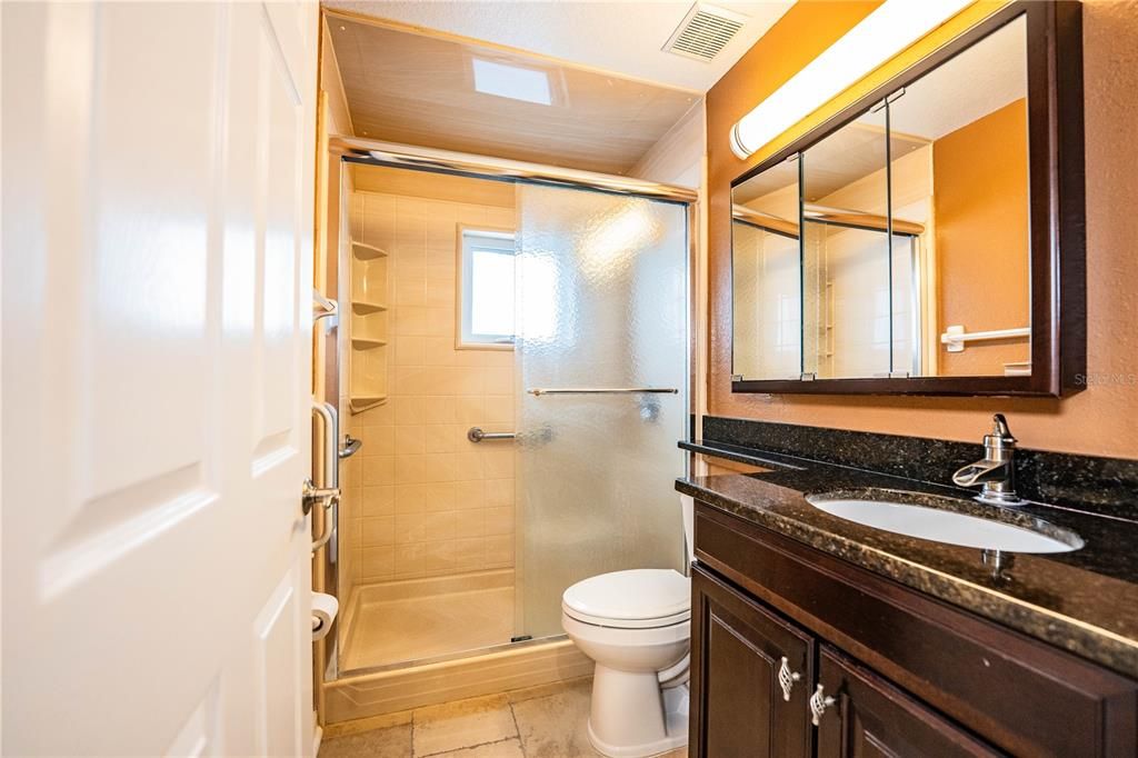 En Venta: $324,900 (3 camas, 2 baños, 1715 Pies cuadrados)