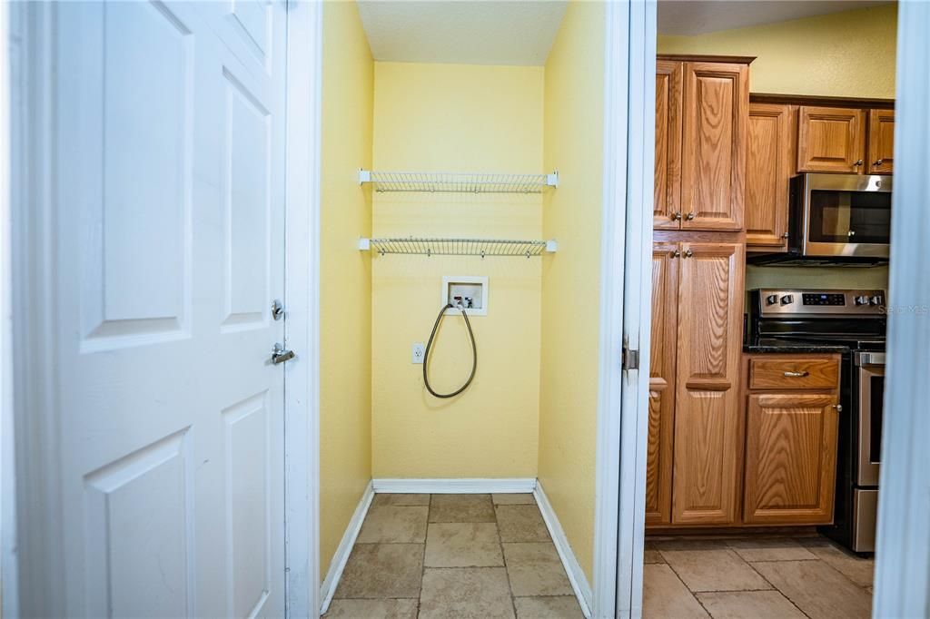 En Venta: $324,900 (3 camas, 2 baños, 1715 Pies cuadrados)