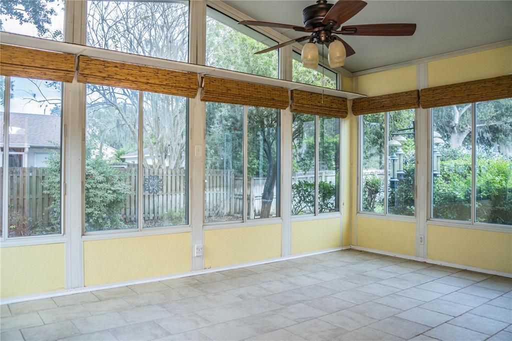 En Venta: $324,900 (3 camas, 2 baños, 1715 Pies cuadrados)