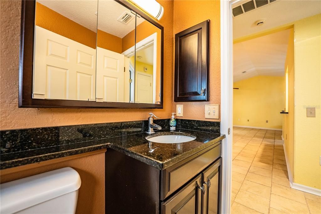 En Venta: $324,900 (3 camas, 2 baños, 1715 Pies cuadrados)