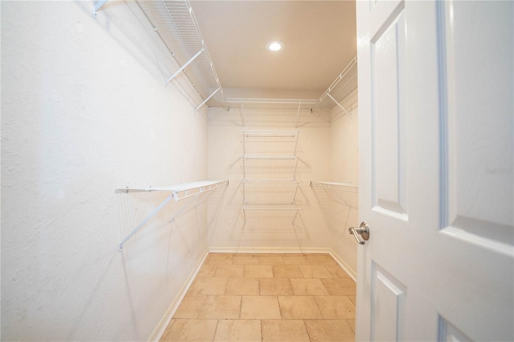 En Venta: $324,900 (3 camas, 2 baños, 1715 Pies cuadrados)