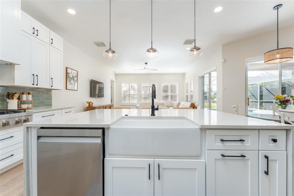 Active With Contract: $719,900 (4 beds, 3 baths, 2851 Square Feet)