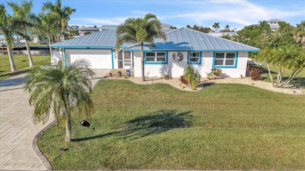 Active With Contract: $649,000 (3 beds, 2 baths, 1644 Square Feet)