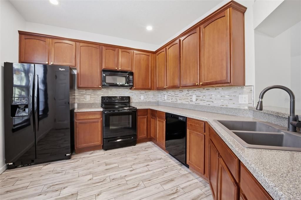 For Sale: $275,000 (3 beds, 2 baths, 1513 Square Feet)