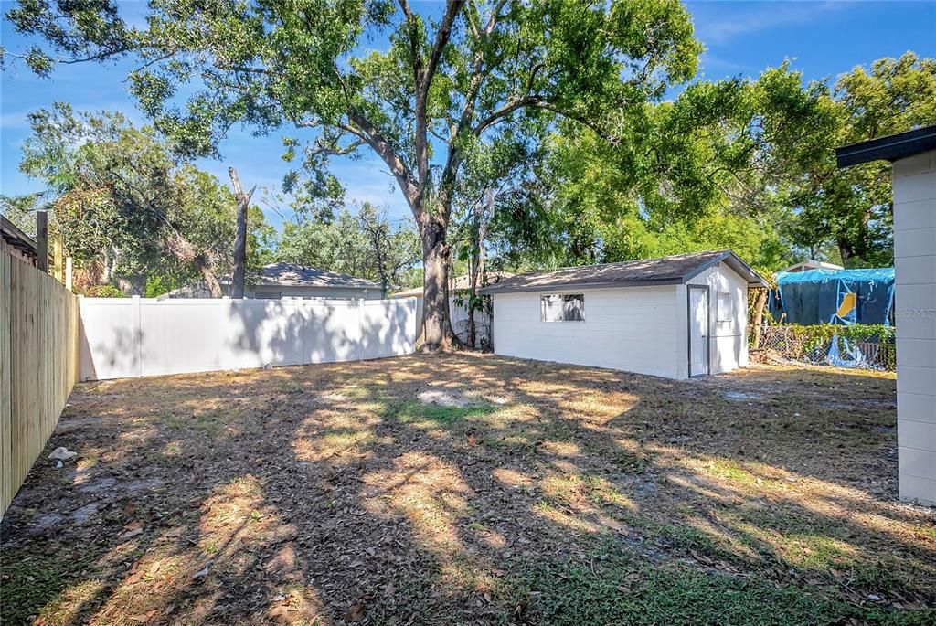 合同活跃: $285,000 (3 贝兹, 1 浴室, 1008 平方英尺)