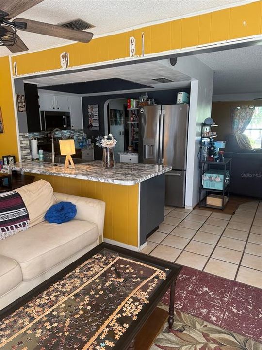 Под контрактом: $349,500 (3 спален, 2 ванн, 1475 Квадратных фут)