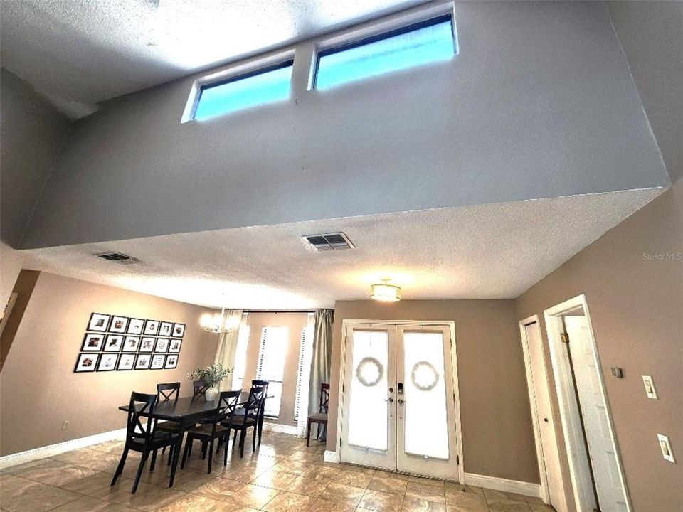 待售: $340,000 (3 贝兹, 2 浴室, 1714 平方英尺)