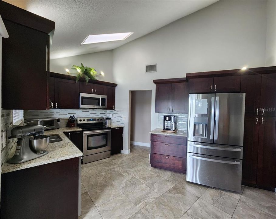 待售: $340,000 (3 贝兹, 2 浴室, 1714 平方英尺)