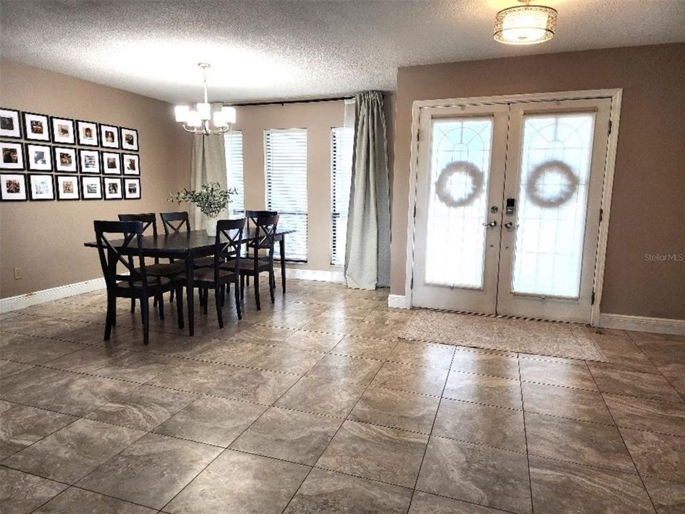 待售: $340,000 (3 贝兹, 2 浴室, 1714 平方英尺)