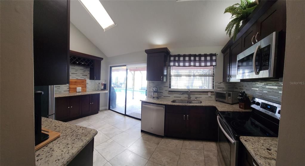 待售: $340,000 (3 贝兹, 2 浴室, 1714 平方英尺)