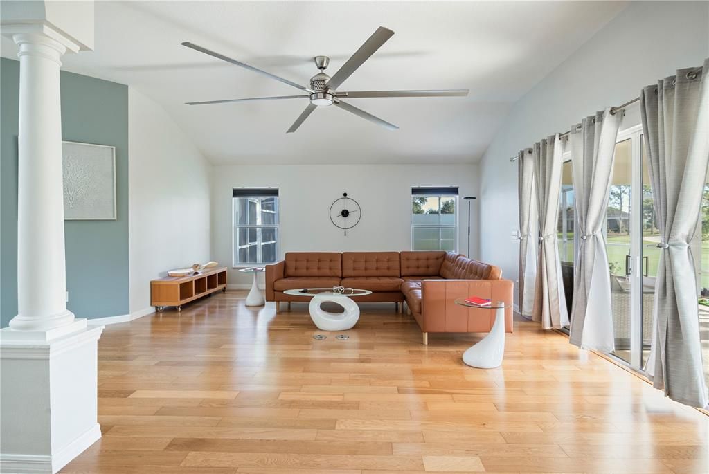 For Sale: $989,000 (3 beds, 2 baths, 1871 Square Feet)