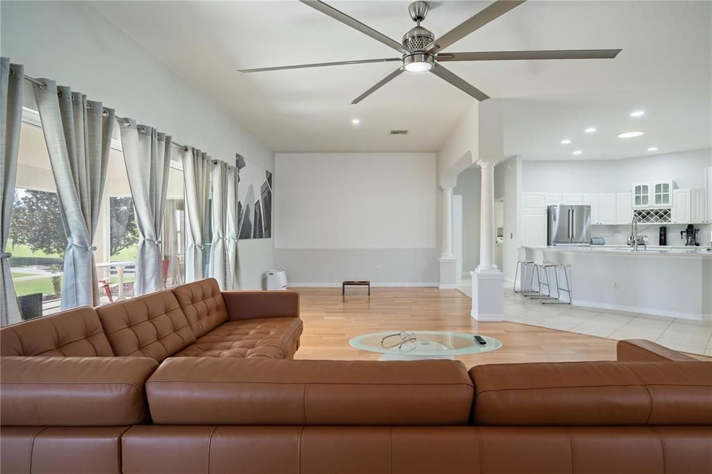 For Sale: $989,000 (3 beds, 2 baths, 1871 Square Feet)