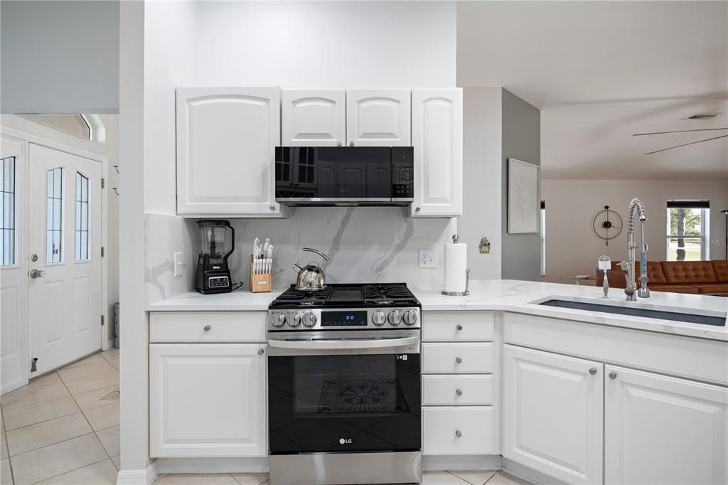 For Sale: $989,000 (3 beds, 2 baths, 1871 Square Feet)