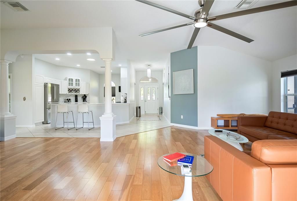 For Sale: $989,000 (3 beds, 2 baths, 1871 Square Feet)