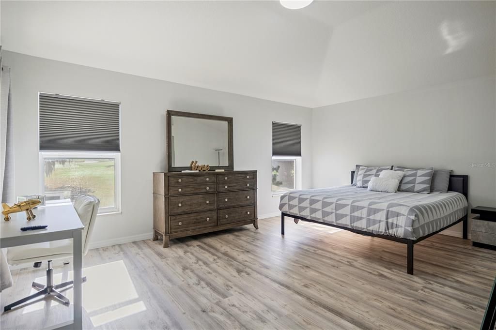 For Sale: $989,000 (3 beds, 2 baths, 1871 Square Feet)