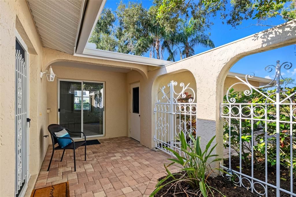 Active With Contract: $320,000 (2 beds, 2 baths, 1725 Square Feet)