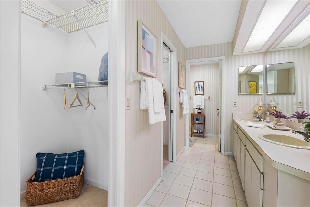 Active With Contract: $320,000 (2 beds, 2 baths, 1725 Square Feet)