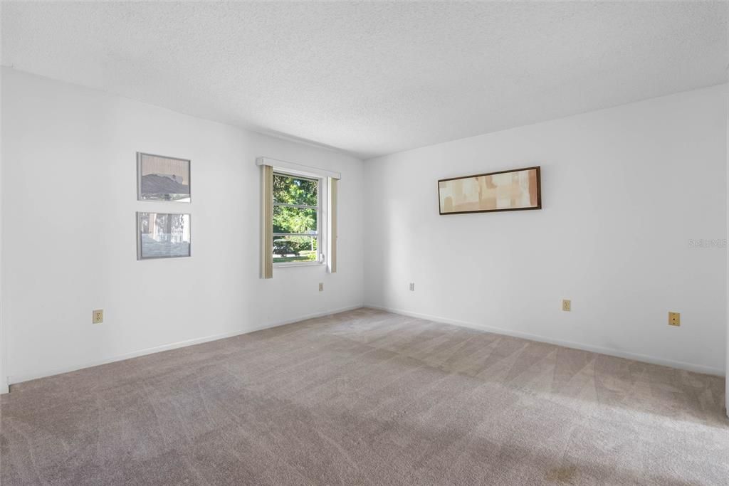 Active With Contract: $320,000 (2 beds, 2 baths, 1725 Square Feet)