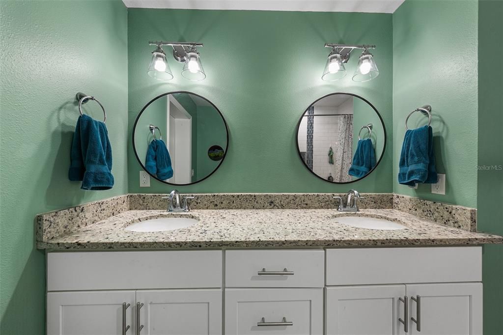 En Venta: $589,900 (3 camas, 2 baños, 2209 Pies cuadrados)