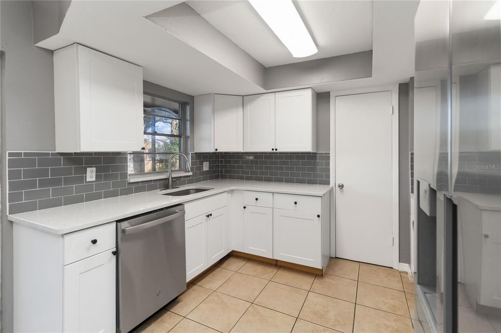 En Venta: $297,000 (2 camas, 2 baños, 1000 Pies cuadrados)