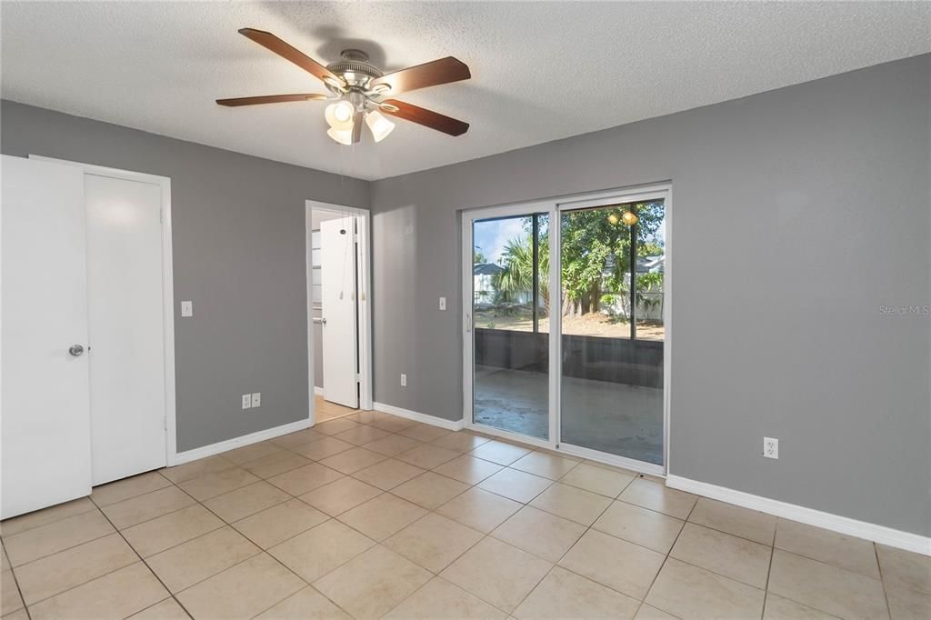 En Venta: $297,000 (2 camas, 2 baños, 1000 Pies cuadrados)