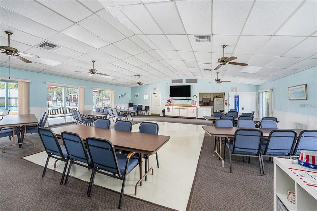 For Sale: $77,000 (1 beds, 1 baths, 635 Square Feet)