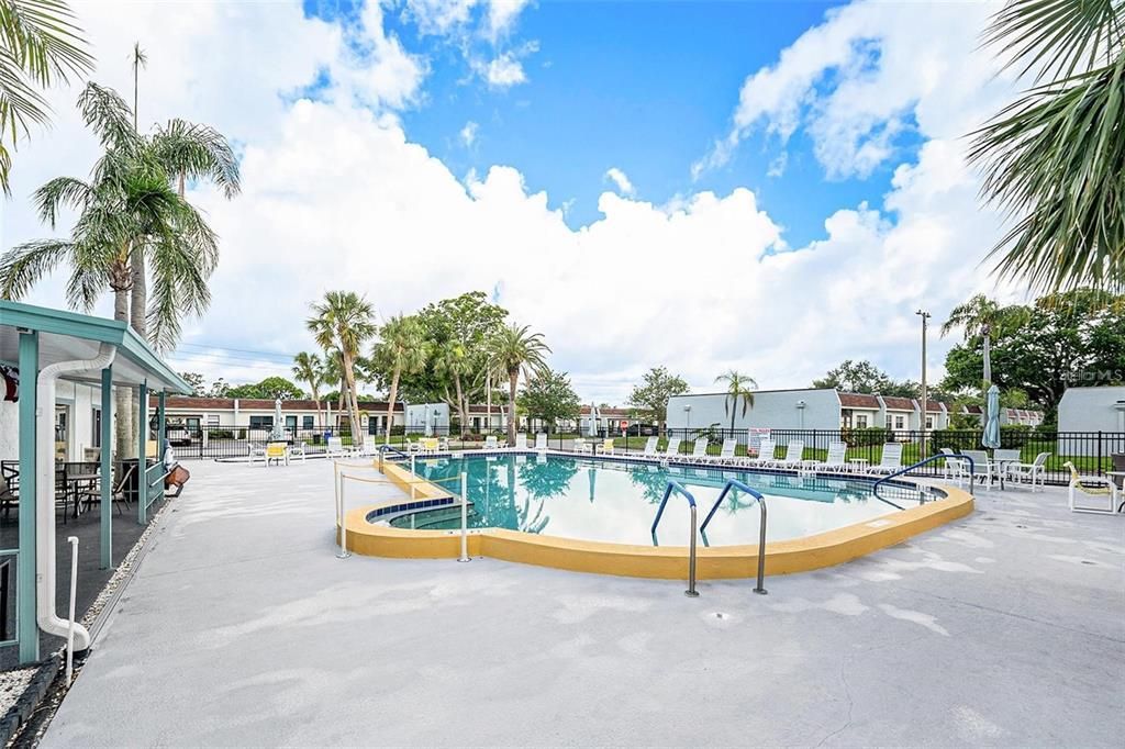 For Sale: $77,000 (1 beds, 1 baths, 635 Square Feet)