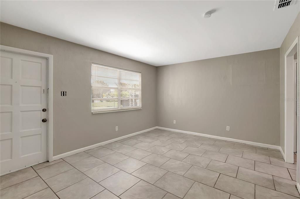 Active With Contract: $279,900 (2 beds, 2 baths, 825 Square Feet)