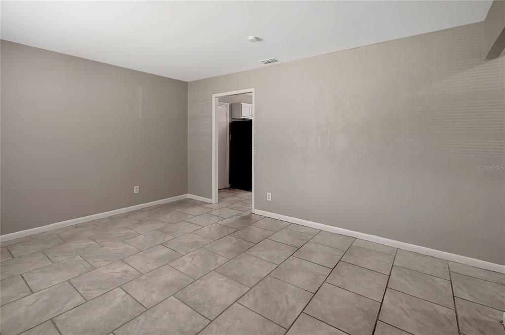 Active With Contract: $279,900 (2 beds, 2 baths, 825 Square Feet)