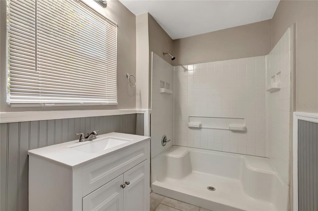 Active With Contract: $279,900 (2 beds, 2 baths, 825 Square Feet)