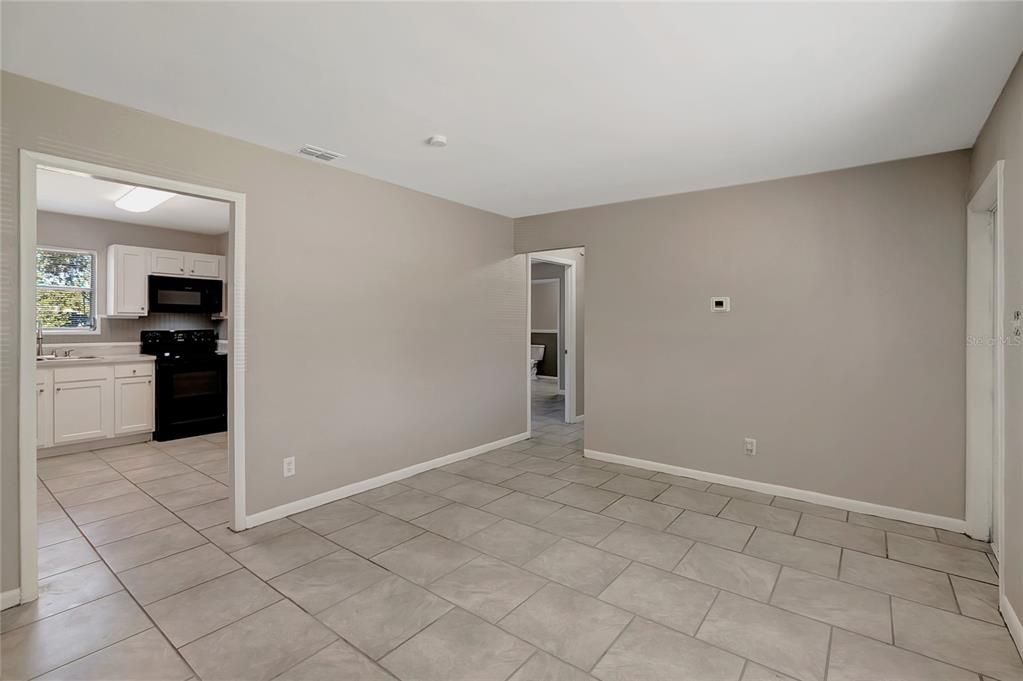Active With Contract: $279,900 (2 beds, 2 baths, 825 Square Feet)