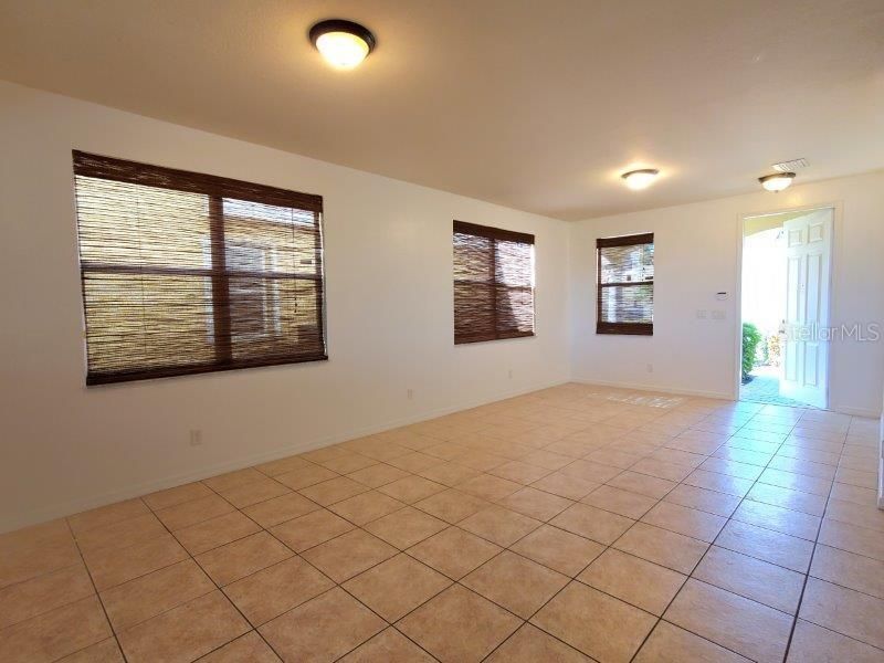 For Rent: $3,100 (5 beds, 3 baths, 3119 Square Feet)