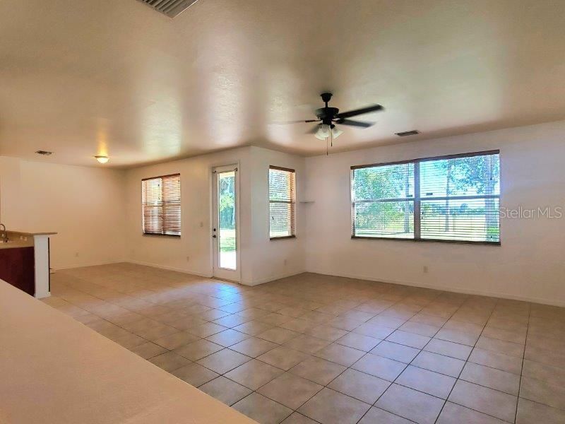 For Rent: $3,100 (5 beds, 3 baths, 3119 Square Feet)