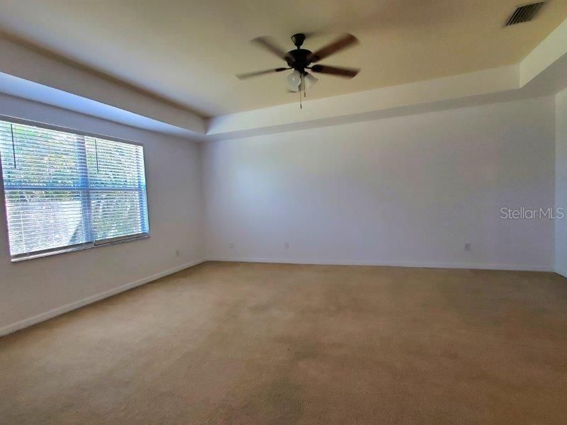 For Rent: $3,100 (5 beds, 3 baths, 3119 Square Feet)