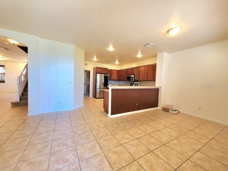 For Rent: $3,100 (5 beds, 3 baths, 3119 Square Feet)