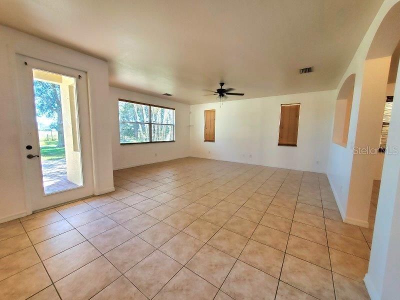 For Rent: $3,100 (5 beds, 3 baths, 3119 Square Feet)