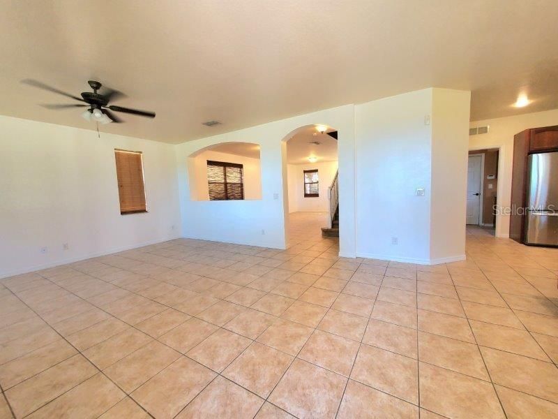 For Rent: $3,100 (5 beds, 3 baths, 3119 Square Feet)