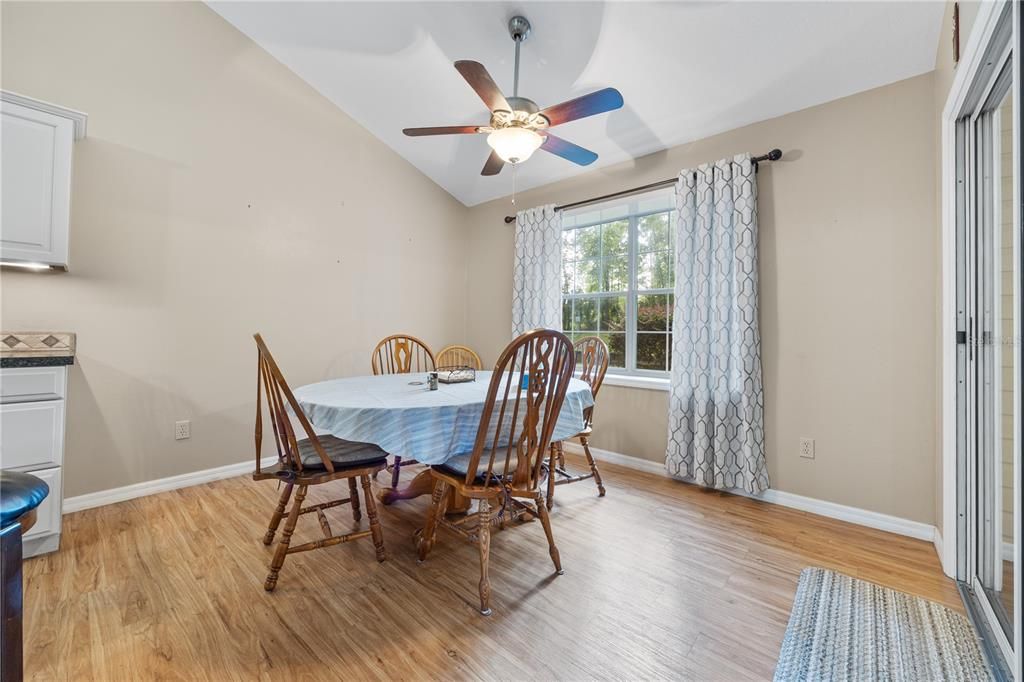 待售: $350,000 (3 贝兹, 2 浴室, 1776 平方英尺)